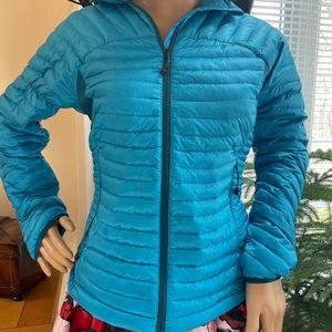 Eddie Bauer light puffer jacket in blue